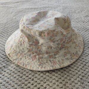 NWT American Eagle Outfitters Floral Bucket Hat